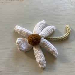Fleur en tricot : plusieurs...