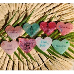 Broches forme coeur en résine