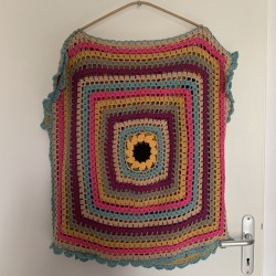 Pull multicolore en crochet...